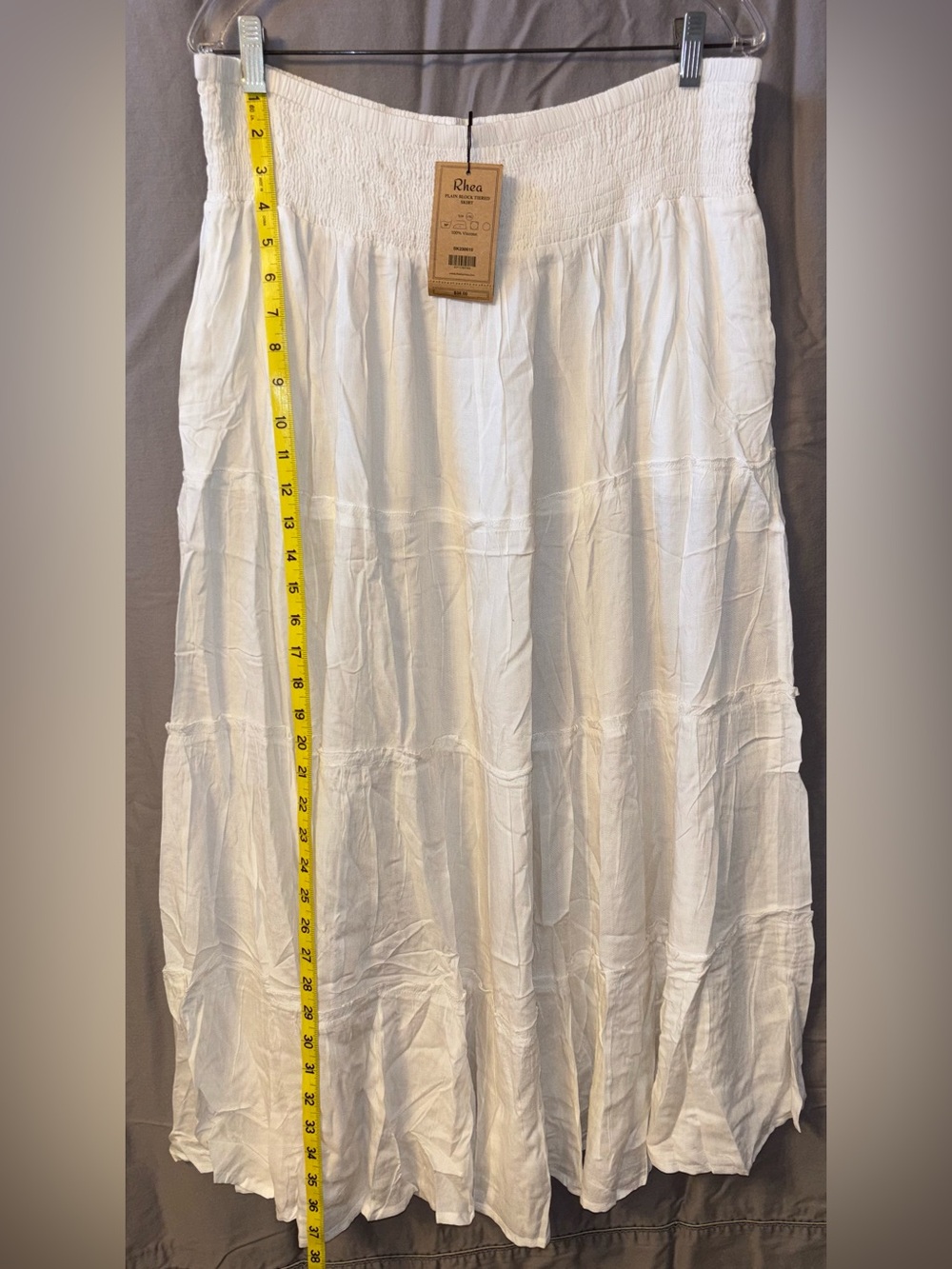 Plain block tiered skirt / maxi skirt by Rhea in White Size L/XL NWT